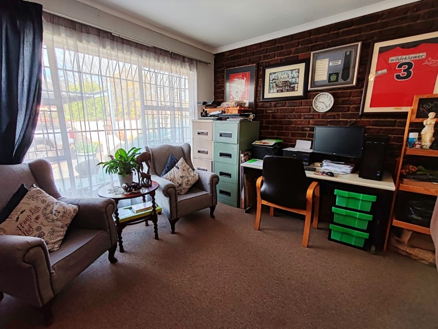 3 Bedroom Property for Sale in Kannoniers Park North West